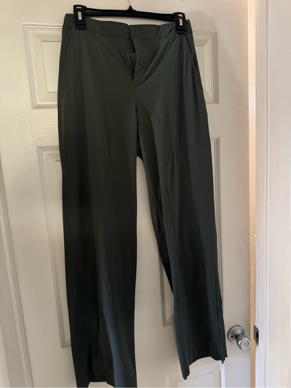 ALO Yoga Olive Green Straight-Leg Technical Trousers